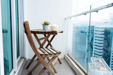 How to decorate a small balcony? Interesting ideas and inspiration