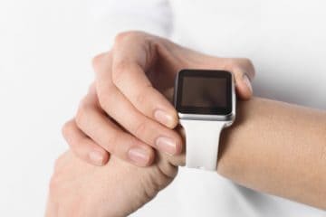 Is it worth buying a smartwatch? What features does it have?