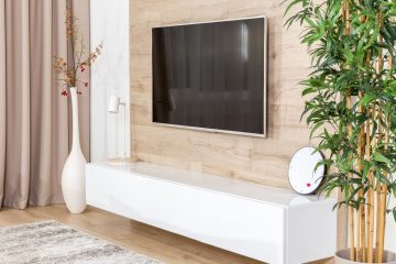 How to hang a TV? Step by step guide