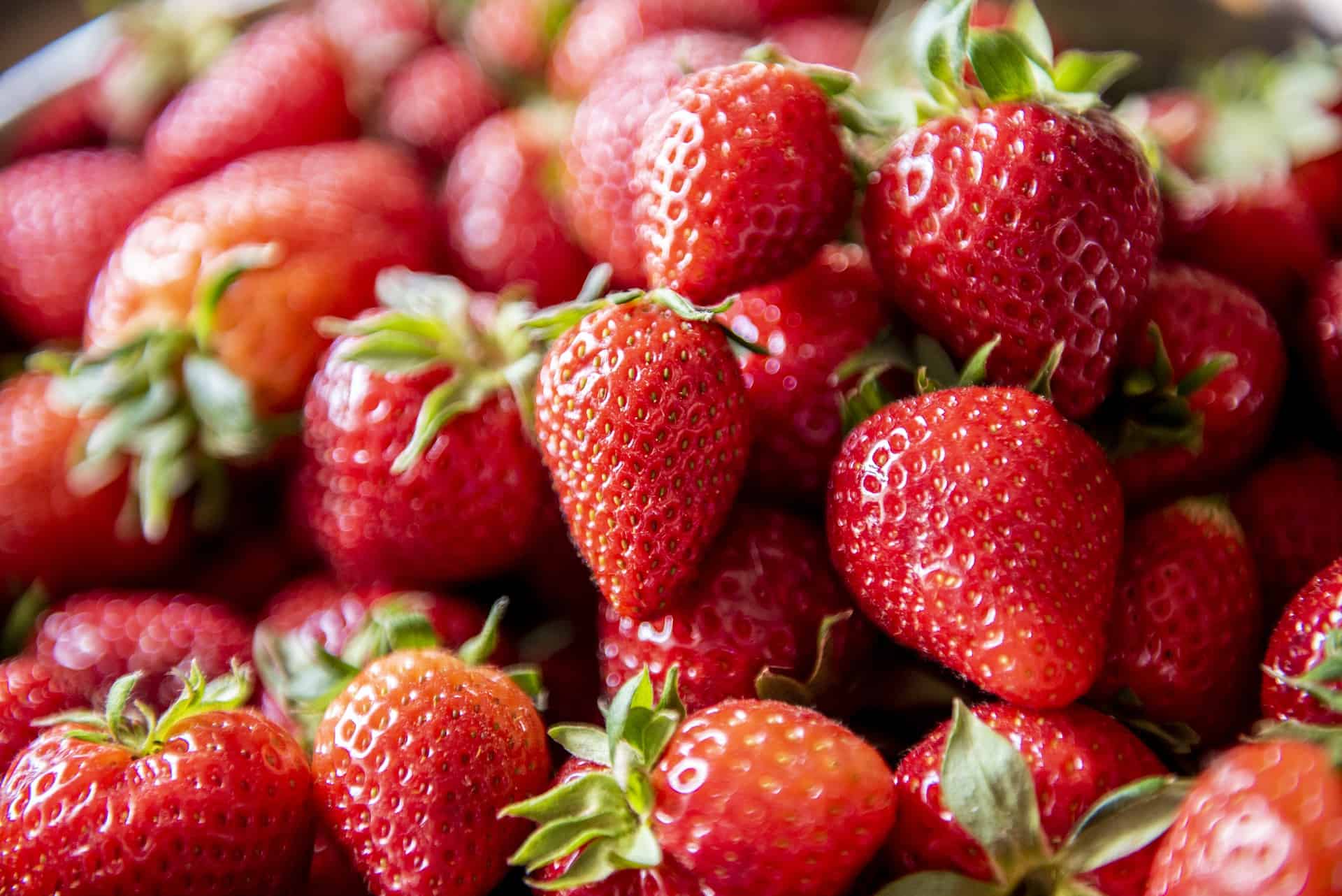 What to make for breakfast with strawberries?
