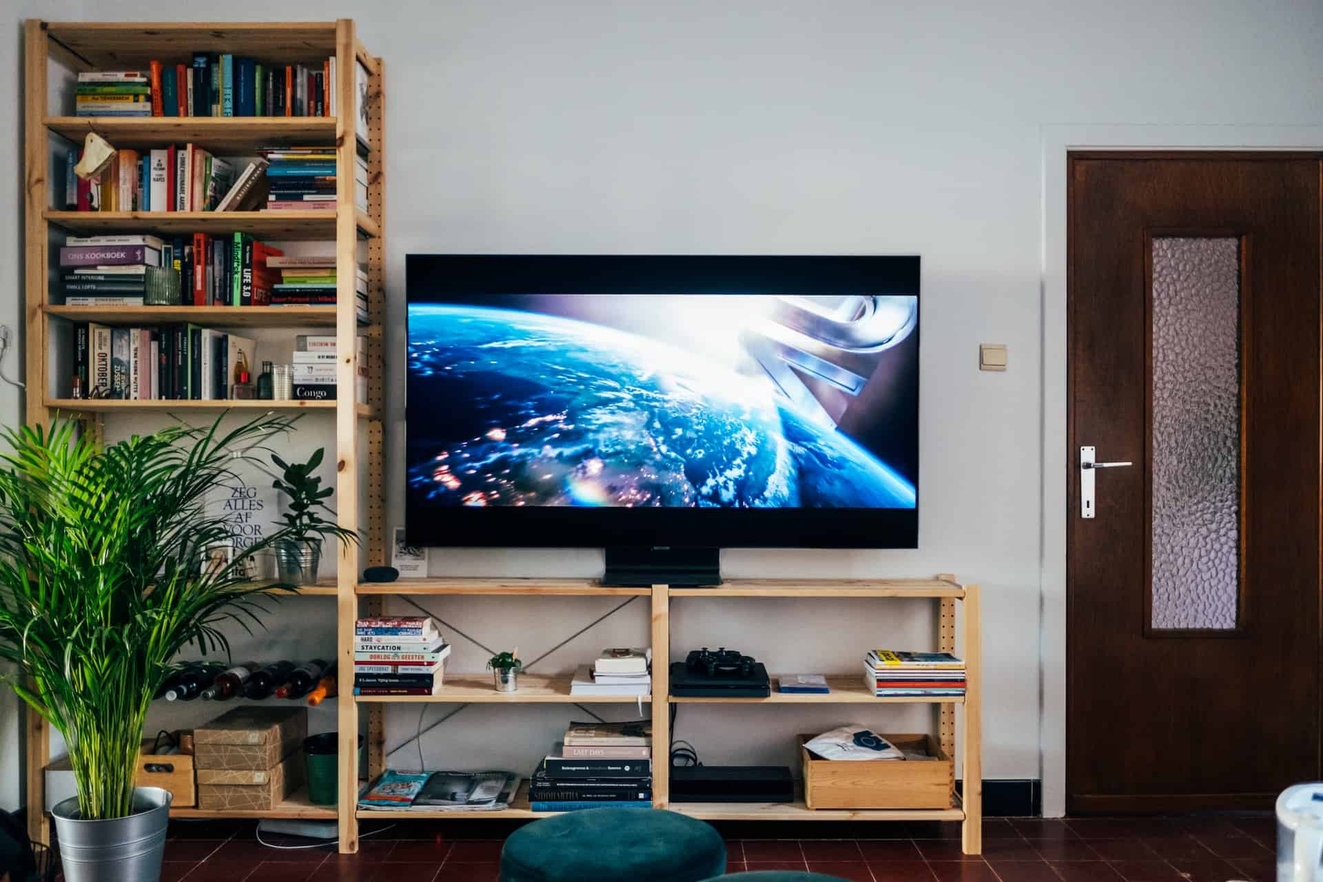 What is the right size of a TV set for a bachelor pad?