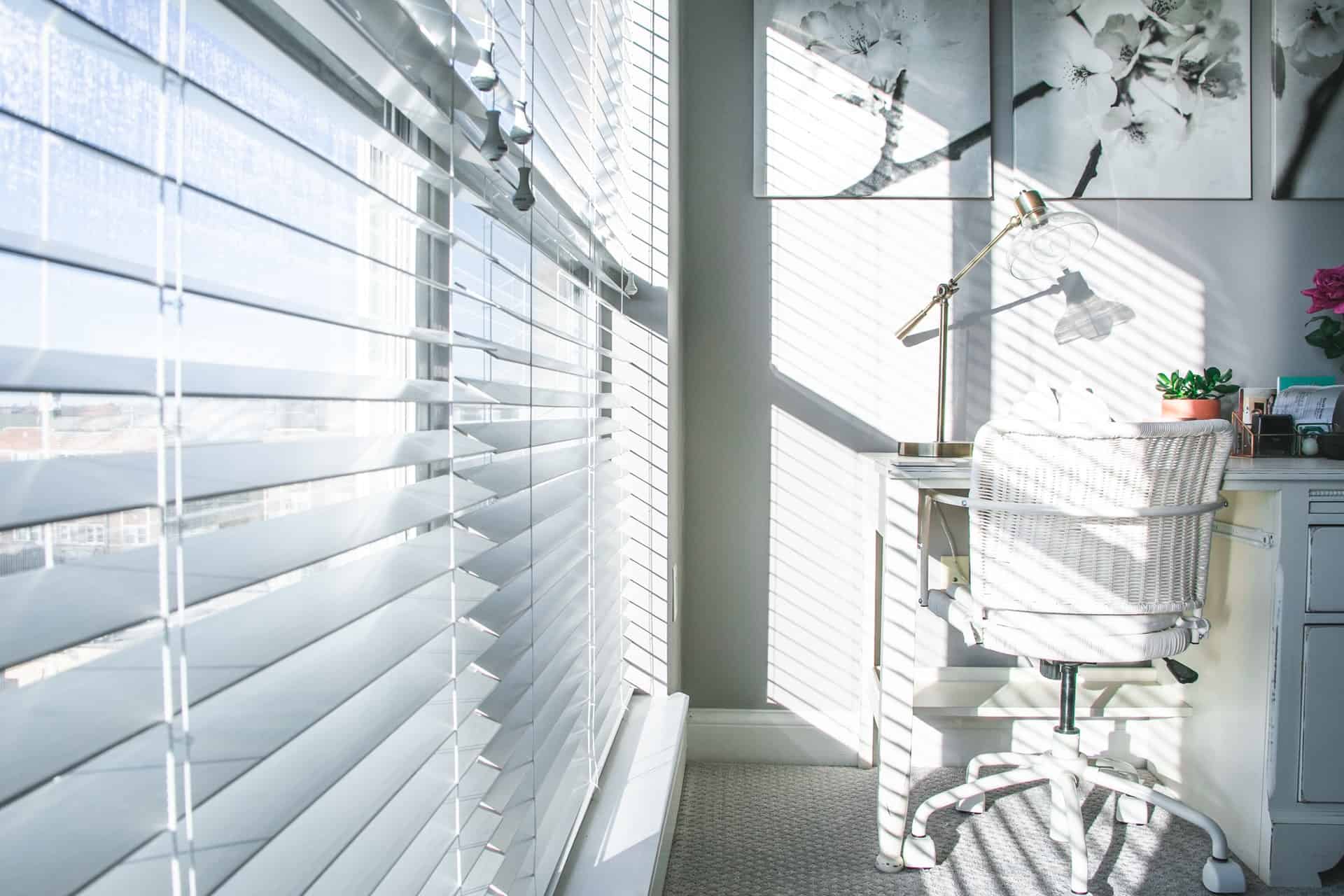 How to match the color of roller blinds with the interior? We choose!