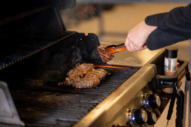 Unlocking the secrets to maintaining your BBQ grill with Brushtech Brushes