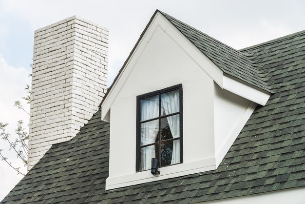 Exploring the benefits of residential roofing services for your home